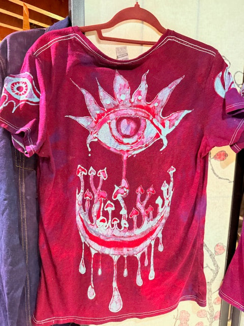 Mushing Room on front Dripping Eye on back Purple Trip cotton v-neck Size L