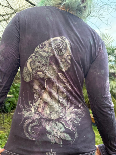 Mushroom Grunge of the PNW long-sleeved stretch fit Size L, 10-14