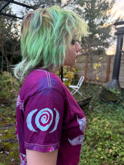 Flying Eye Mushroom Moon on Front & Blinking Shrooms on back, V-neck t-shirt Size L