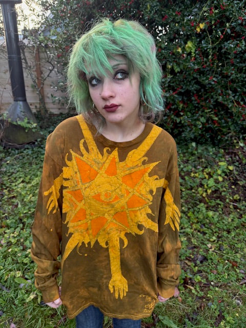 Wear "THE SUN" in Batik