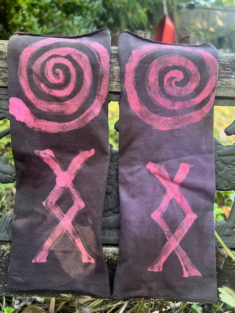 Spiral INGUZ Rune of Fertility Wrist Warmers