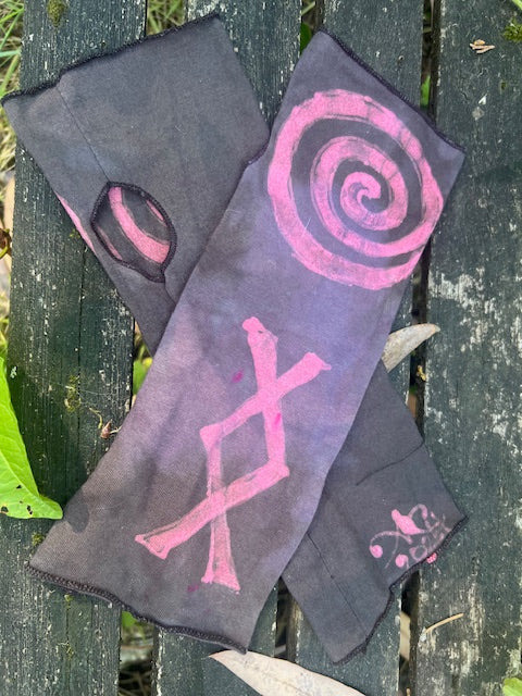 Spiral INGUZ Rune of Fertility Wrist Warmers