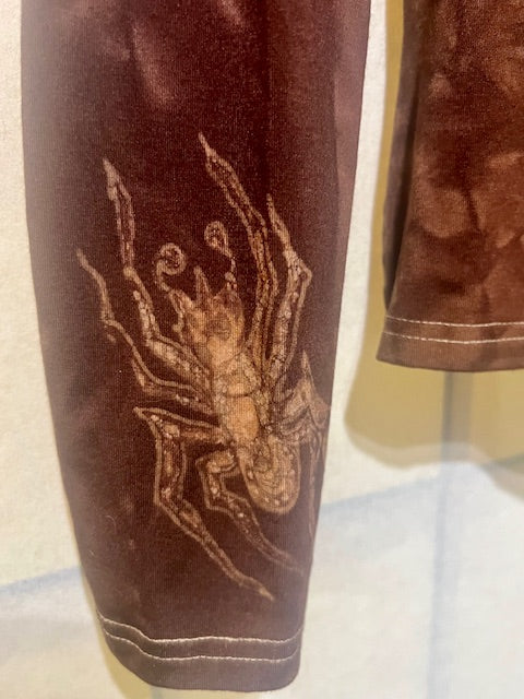 Brown Spider long-sleeved soft stretch fit size L, 10-14