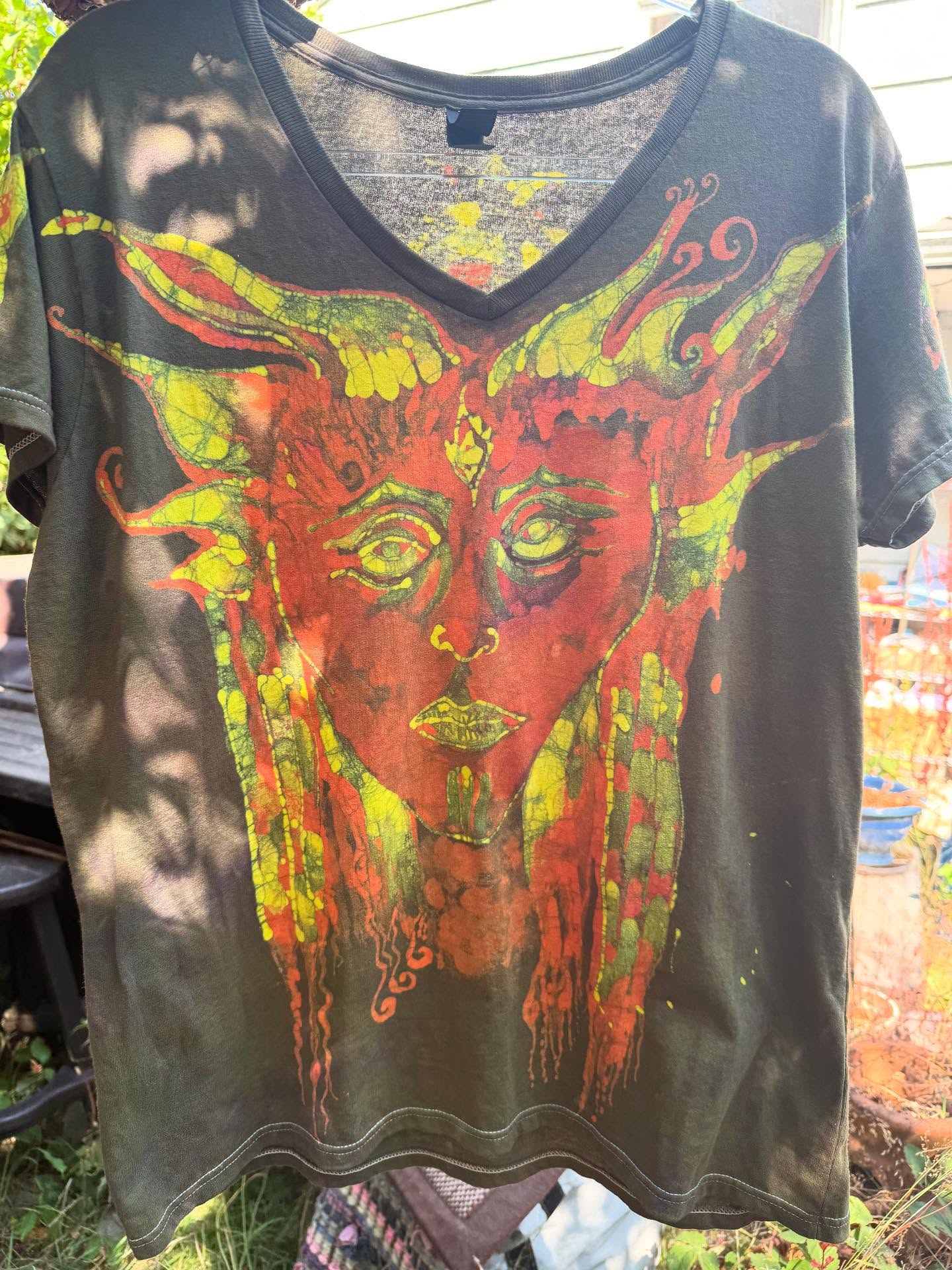 Faerie of Vashon Island v-neck t-shirt XL (12-14)