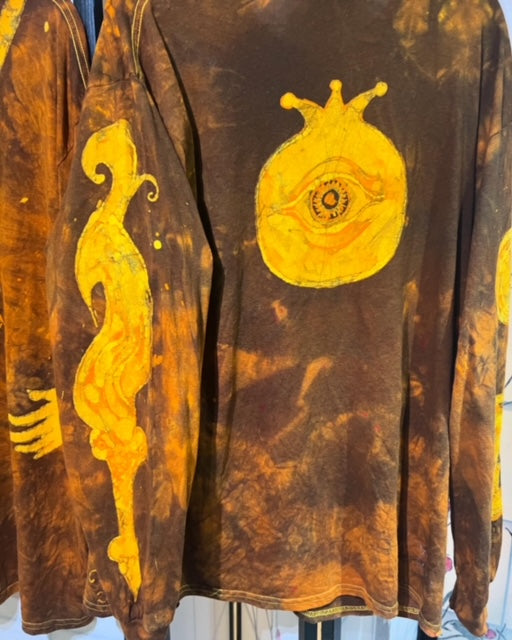 Golden Queen of Wands Size XL - Long Sleeved 100% Cotton