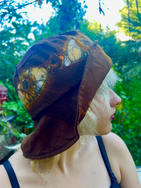 AMBER EYES OF FREYA Flapper Hat