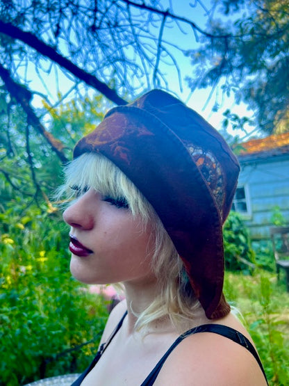 AMBER EYES OF FREYA Flapper Hat