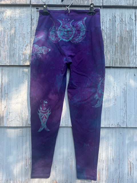 Purple Pomegranate Black Light Leggings