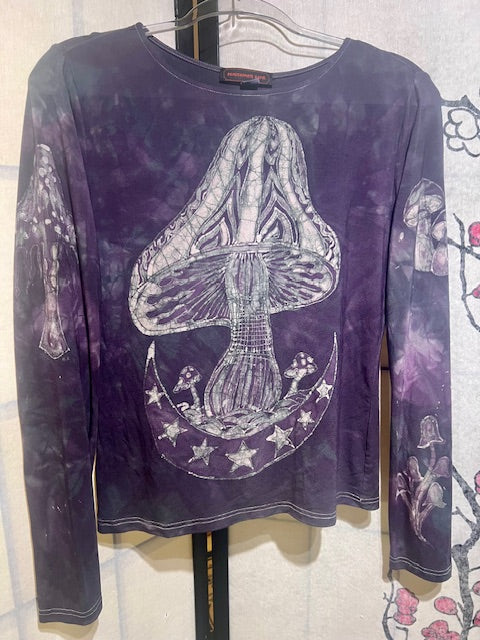 Mushroom Grunge of the PNW long-sleeved stretch fit Size L, 10-14